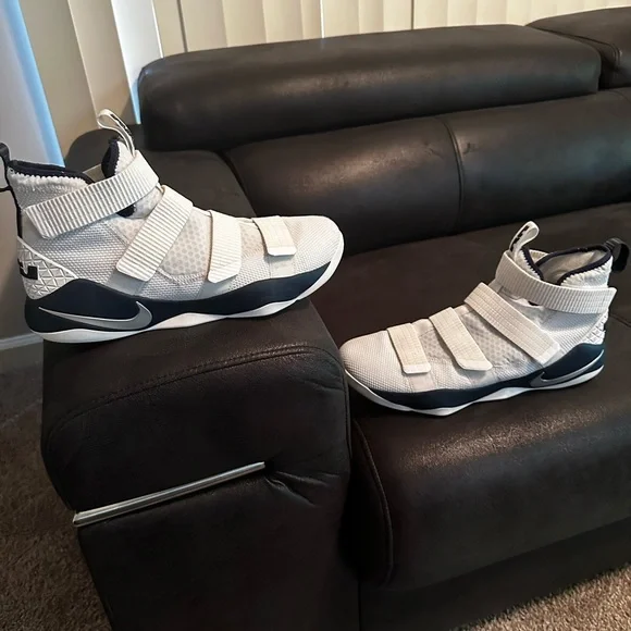 Nike lebron soldier ll, brand new, men size 11 Nike Lebron Soldier 11 Black/Red Bred Men main image 2
